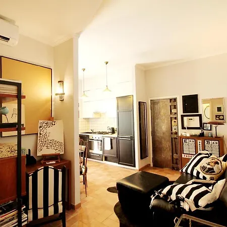 דירה Groovy Rome Art Apartment