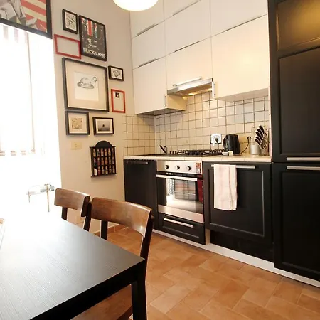 דירה Groovy Rome Art Apartment *