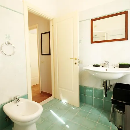 Groovy Rome Art Apartment דירה