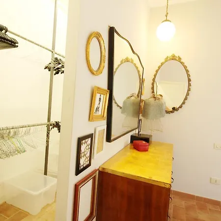 Groovy Rome Art Apartment דירה *