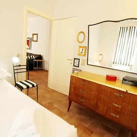 דירה Groovy Rome Art Apartment *