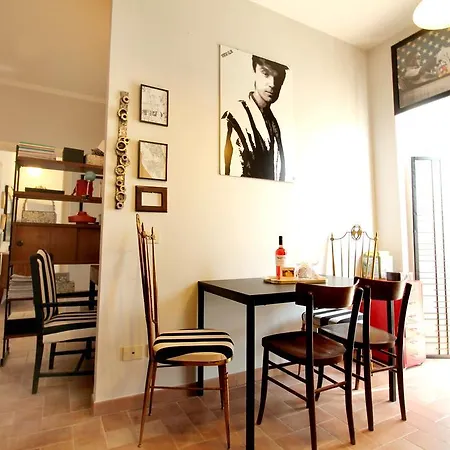 Groovy Rome Art Apartment דירה *